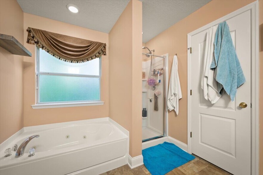 Building Photo - 11829 Carolwood Ln