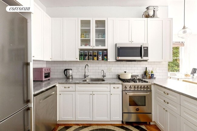 Primary Photo - 92 Prospect Park W