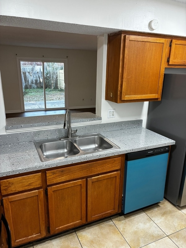 Building Photo - 1222 Westdale Dr