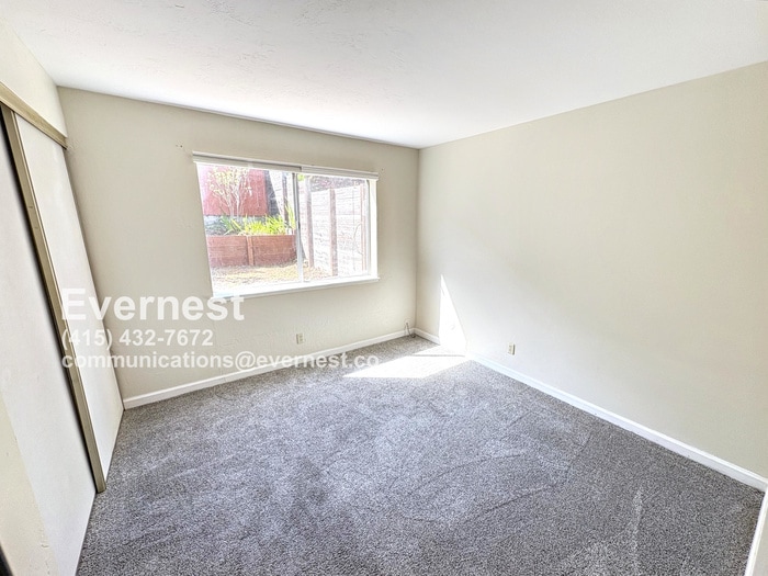 Building Photo - 868 Peralta Ave
