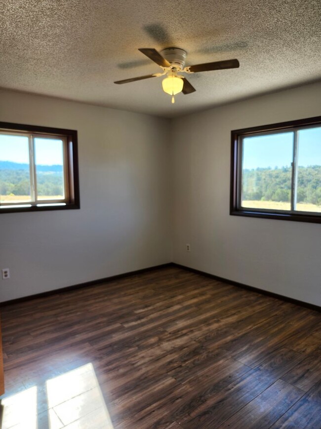 Building Photo - Mancos 2 bedroom on acreage