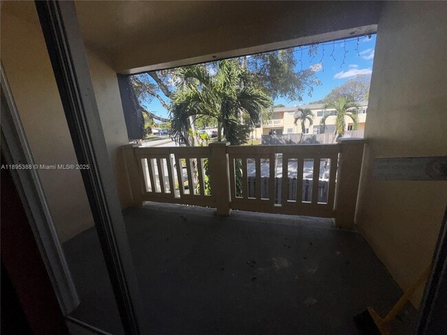 Building Photo - 8405 SW 137th Ave