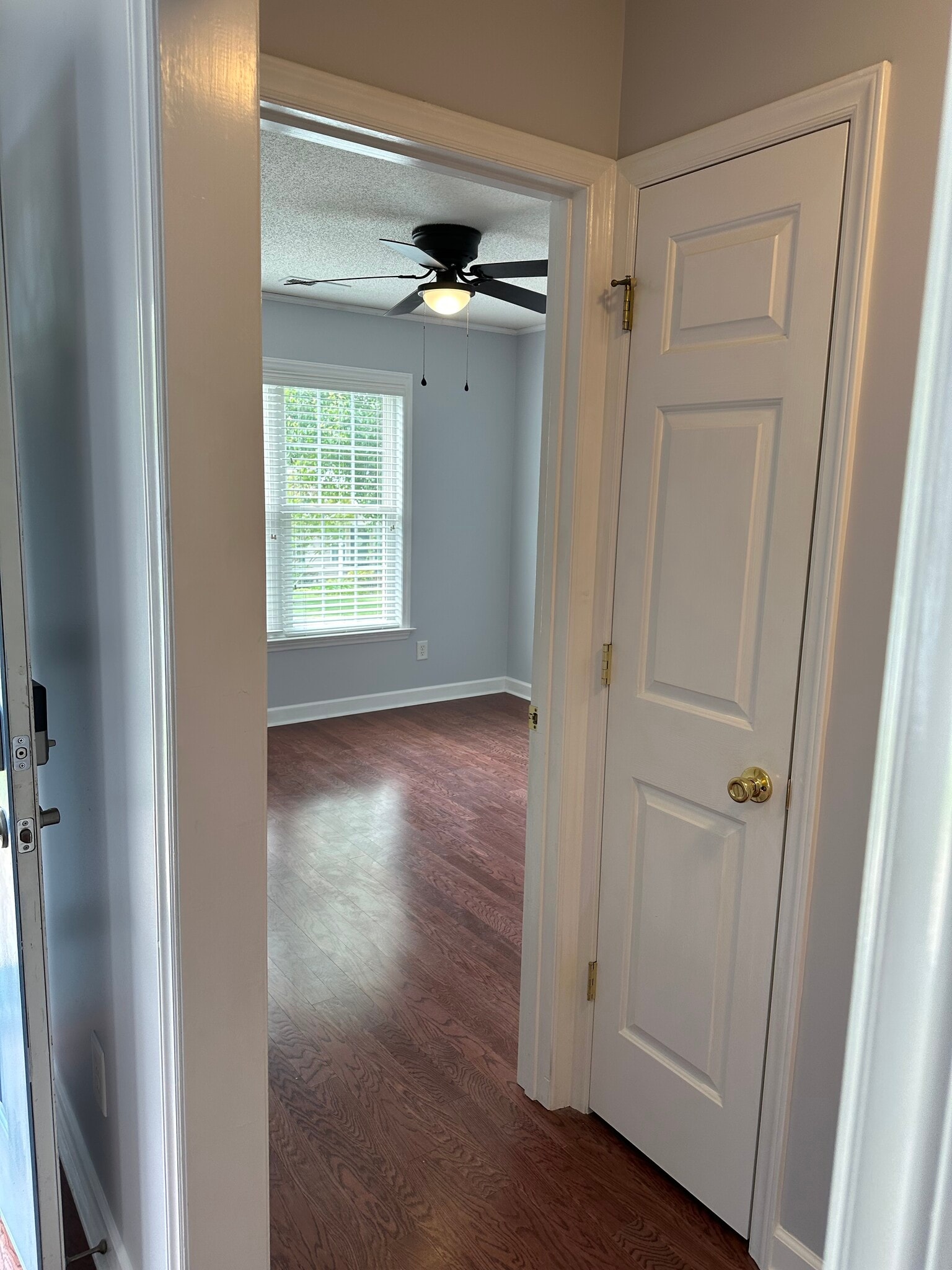 Front bedroom & hallway closet #1 - 1524 Hawkcrest Ln