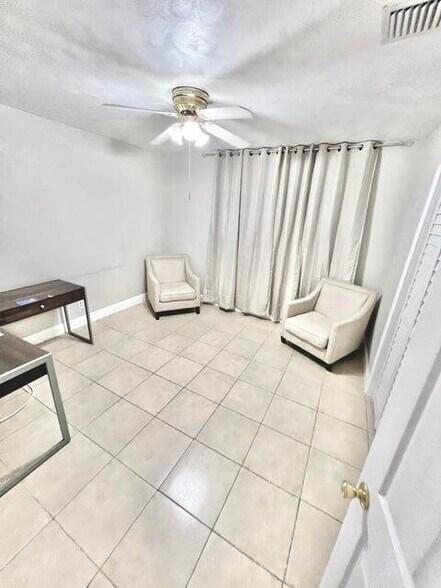 Building Photo - 340 W Blue Heron Blvd