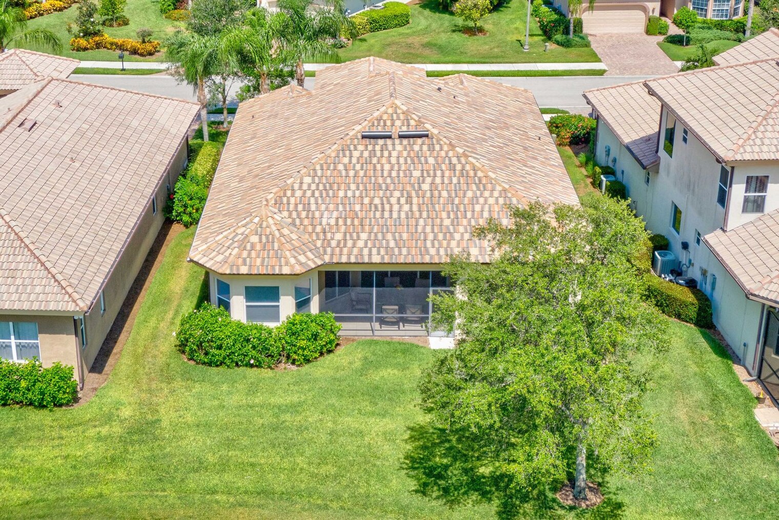 Building Photo - 6092 Dogleg Dr