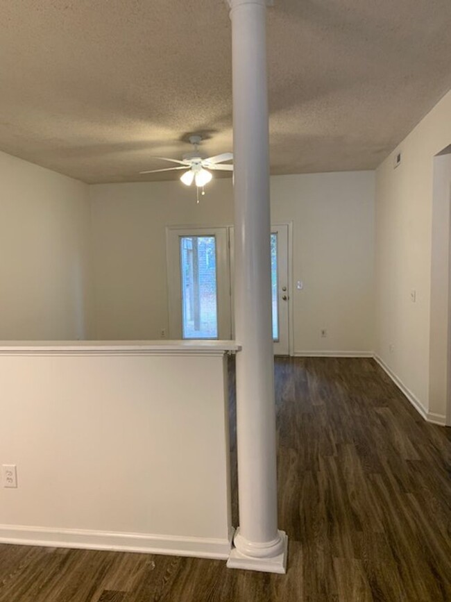 Building Photo - 4616M McClelland Dr
