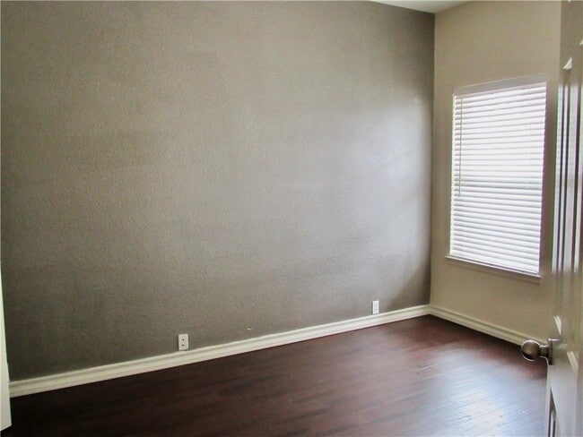 Building Photo - 2808 Red Ivy Cove