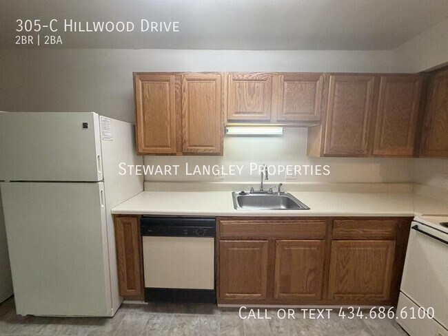 Building Photo - 305 Hillwood Dr