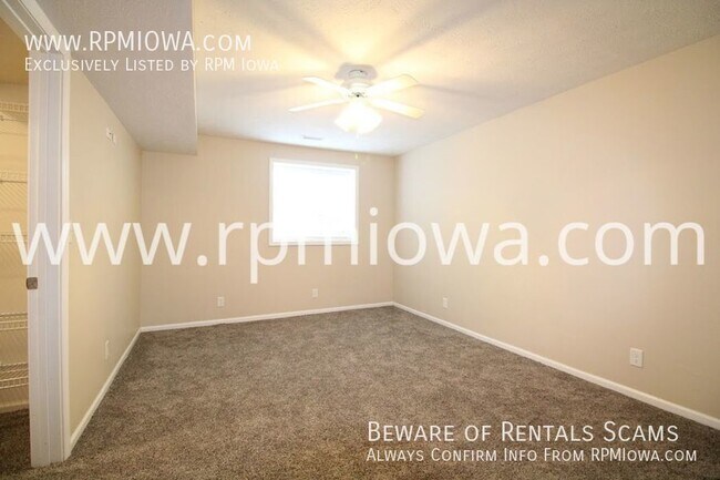 Building Photo - FINISHED BASEMENT!!! 4 Bedroom, 3 Bath Hom...