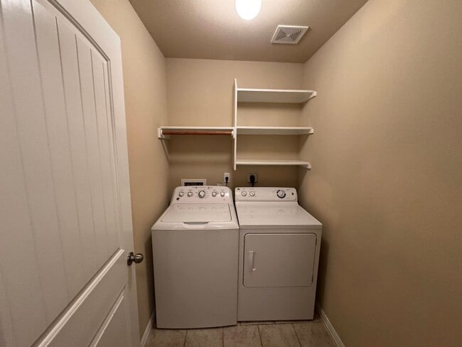 Building Photo - 6401 Alabaster Dr