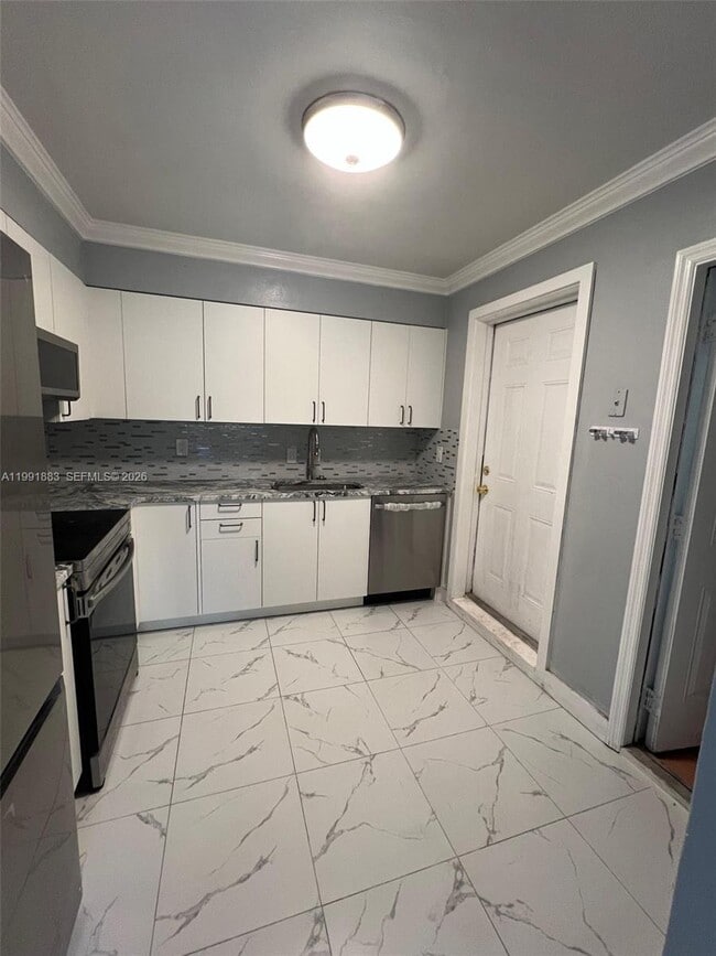 Building Photo - 6610 Johnson St