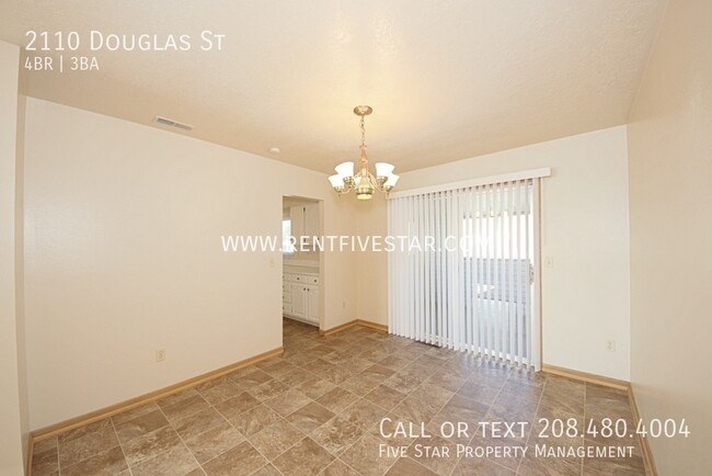 Building Photo - Spacious 4 Bedroom House in the Highland A...