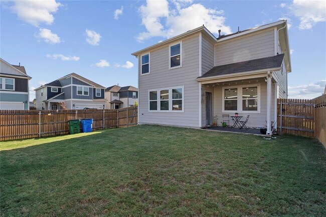 Building Photo - 3007 Salvidar Bend