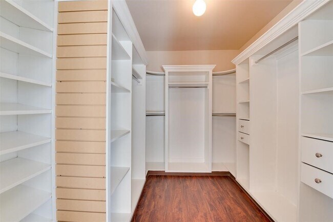 Building Photo - 6611 Amberfield Ln