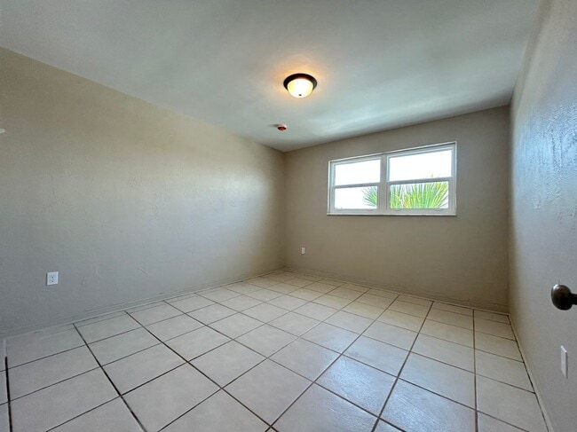 Building Photo - 1740 Ocean Shore Blvd