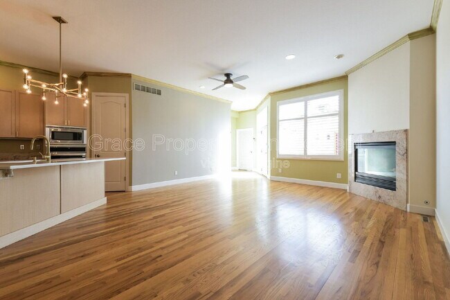 Building Photo - 566 Josephine St