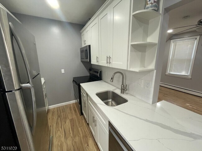 Building Photo - 31 Union St