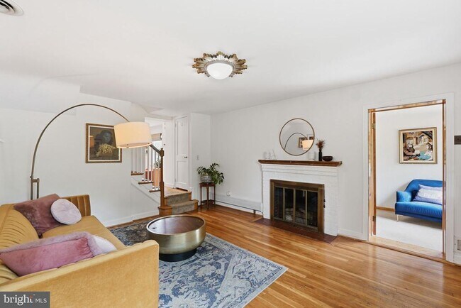 Building Photo - 8007 Wildwood Dr