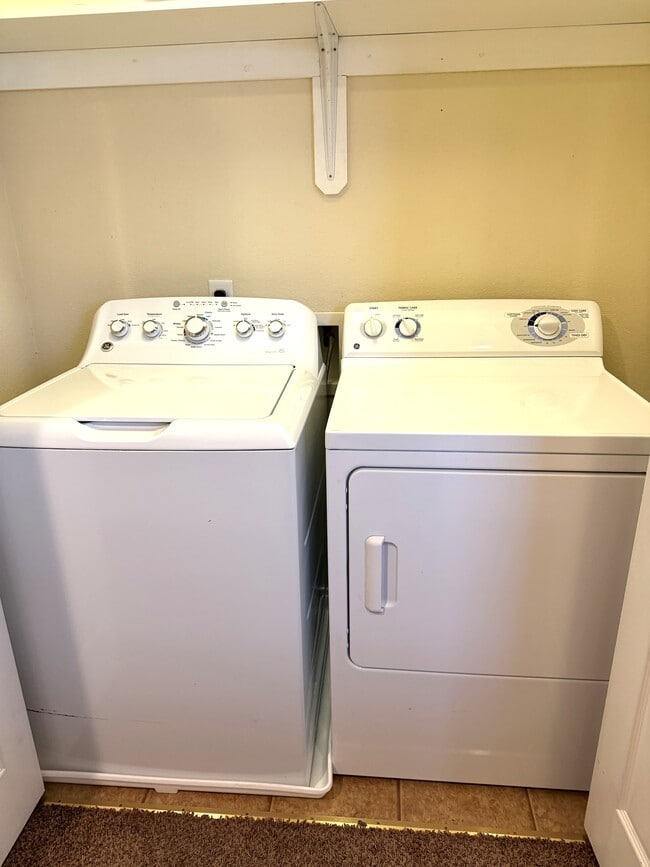 Building Photo - 205 Cooperative Way