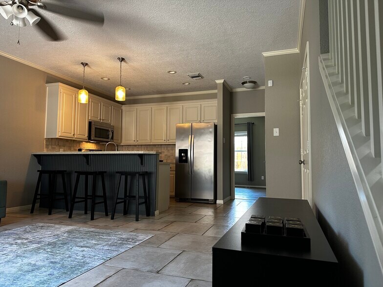 Building Photo - 2101 S 7th St