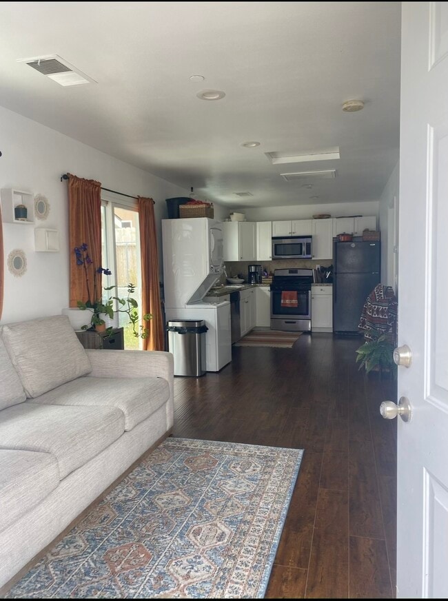 Building Photo - 1623 Drexel Dr