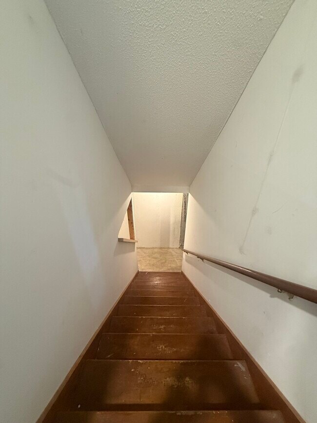 Building Photo - 303 Twin Lakes Dr