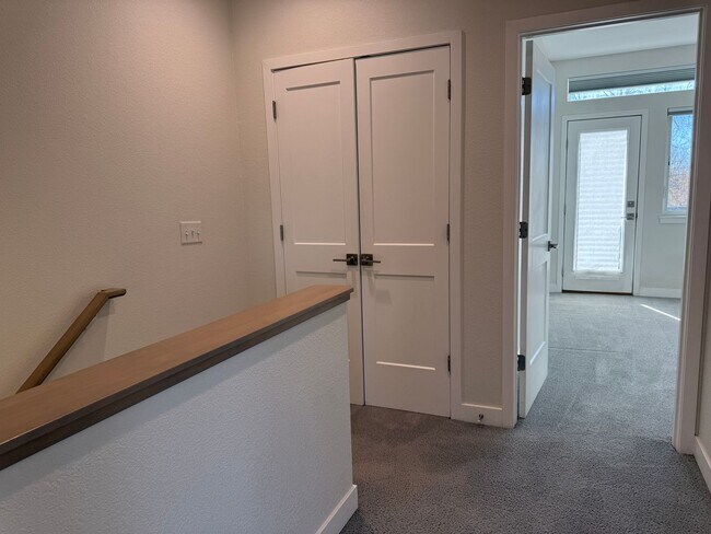 Building Photo - 2 Bed 3 bath 2 car townhome in OldTown Lafayette