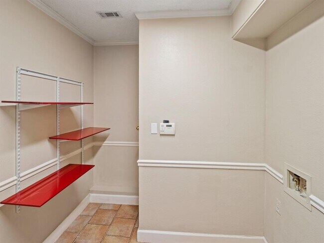 Building Photo - 6109 Grass Hollow