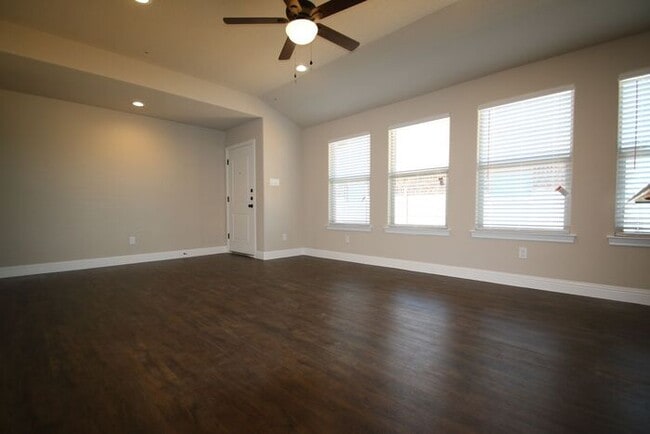Building Photo - Elevated Living on the Waters Edge in Pelican Bay! ~ ((AZLE ISD!!)) Granite Countertops~ Stainles...
