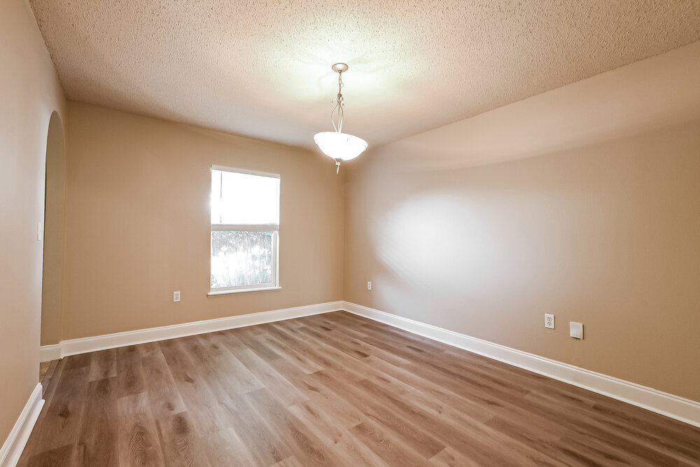 Building Photo - 4785 Willamette Cir