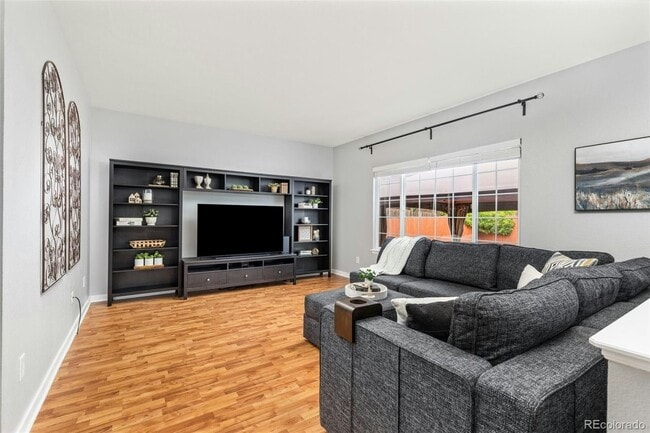 Building Photo - 5733 S Yakima Way
