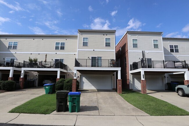Building Photo - Spacious 4BR Home with Garage Steps from C...