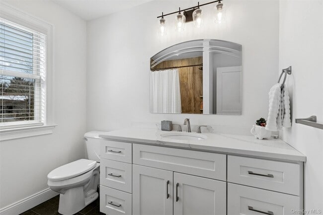 Building Photo - 1510 Maple Ln