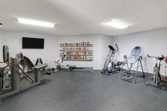 Building Photo - Beautiful 3 Bedroom 3 Bath Condo On North ...