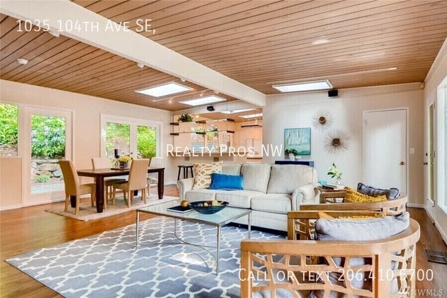 Building Photo - 1035 104th Ave SE