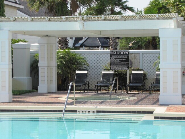 Building Photo - Gorgeous 3/2 Condo with 1 Car Garage in Ex...