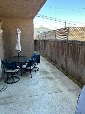 Building Photo - 215 Knox St