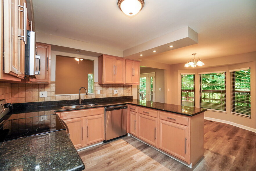 Building Photo - 12143 Twincreek Dr