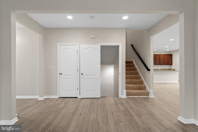 Building Photo - 290 Norland Knoll Dr