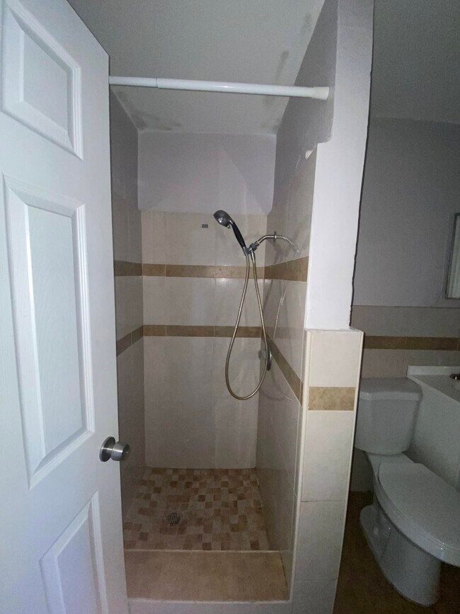 Building Photo - 1820 Redbank Rd