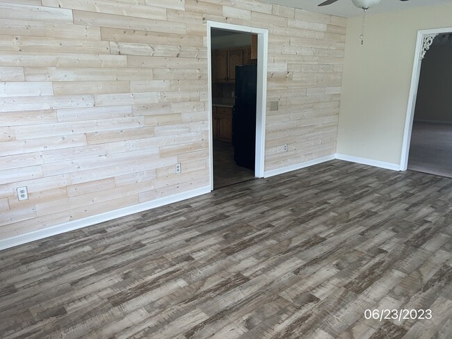Building Photo - 221 Topi Trail