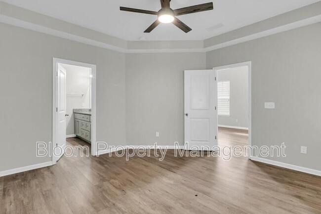 Building Photo - 4995 Hay Bale Ct