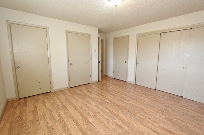 Building Photo - 23750 Fox Ave