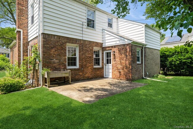 Building Photo - 212 Fernwood Terrace