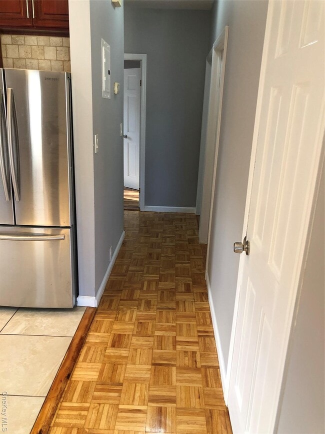 Building Photo - 231-10 145th Ave