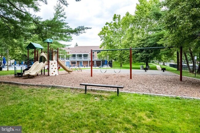 Building Photo - 18110 Chalet Dr