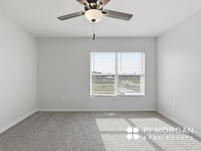 Building Photo - 5404 S 207th Ct
