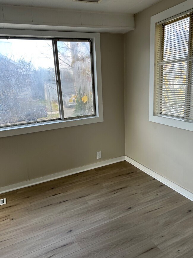 Building Photo - 4301 W 47th St