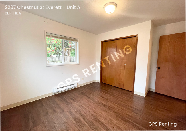 Building Photo - Quiet Duplex With Garage In Everett