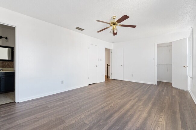 Building Photo - 307 Pratt Ct
